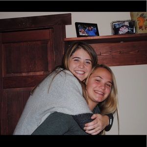 Meet your Posher, Abbey